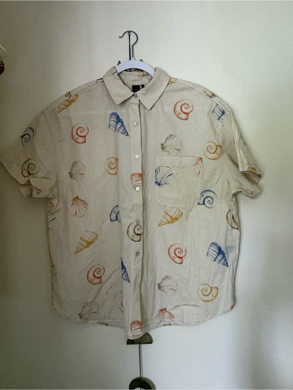 Simon’s Icone Shell print short sleeve button down shirt size medium